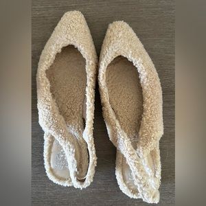 Women's Presnue Cozy Slingback Flats by Vince Camuto in Cream